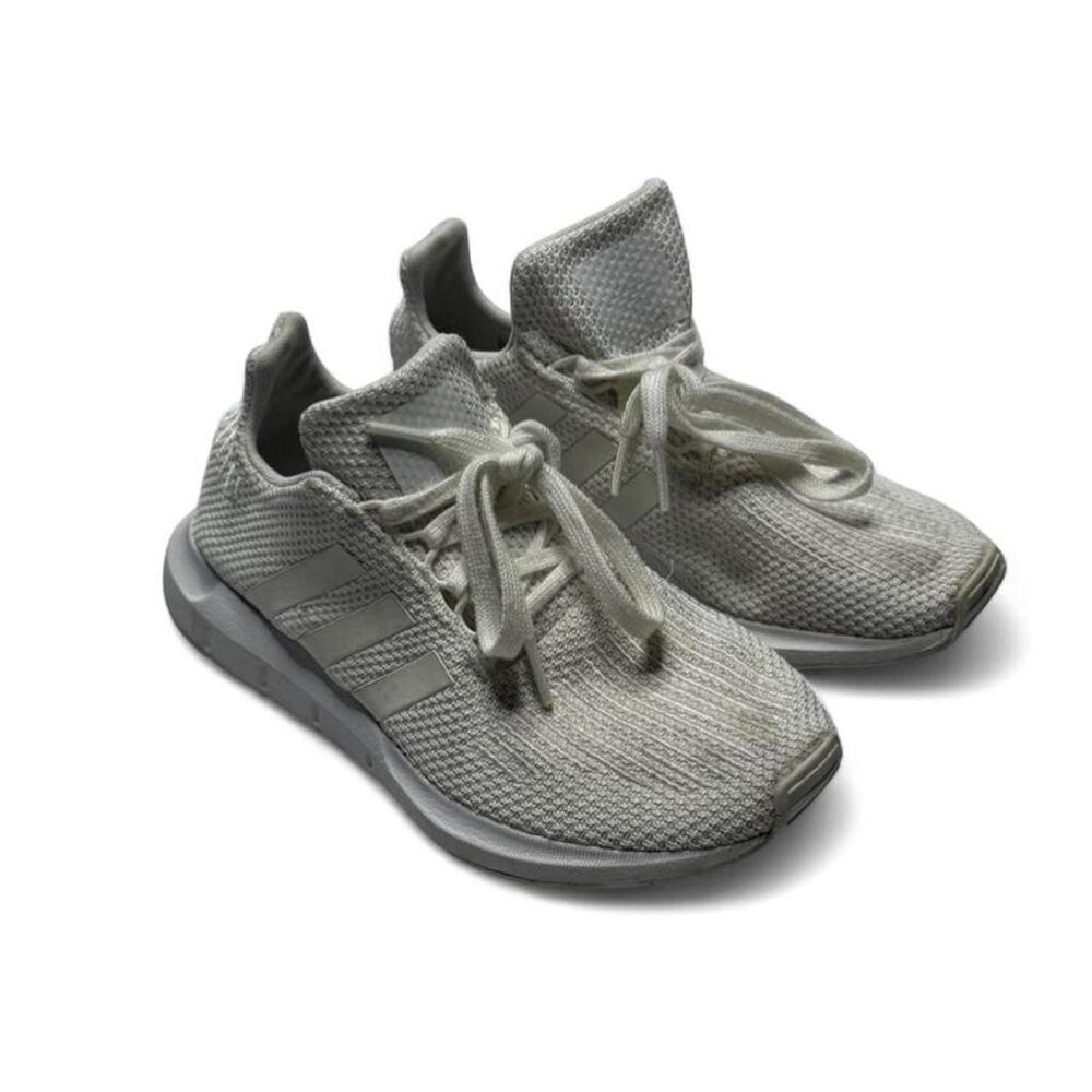 Adidas Women’s Swift Run 1.0 Casual Sneakers Cushioned Comfort Womens Size 5 1/2